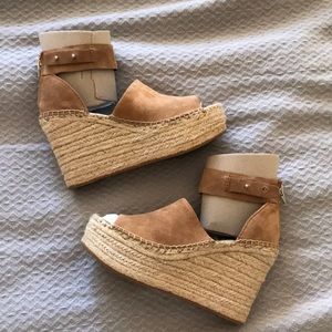 Brand new Dolce vita STRAW wedges size 8.5